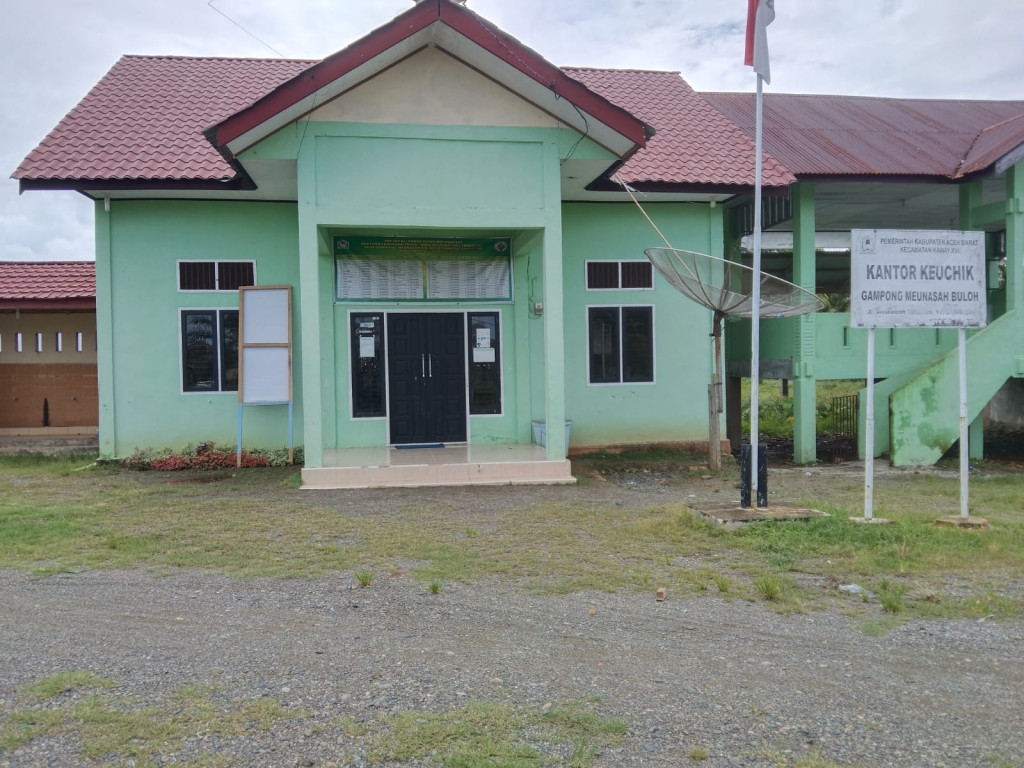 Kantor Keuchik Gampong Meunasah Buloh, Kecamatan Kaway XVI Kabupaten Aceh Barat